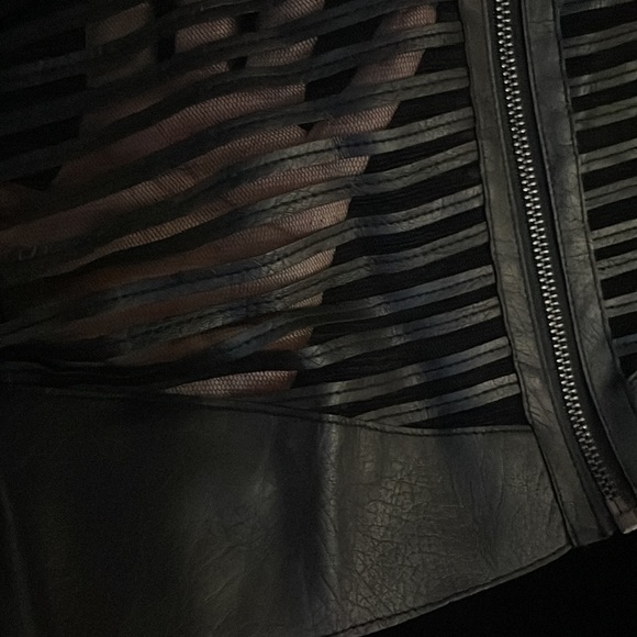 Cover jacket - Picture 2 of 2